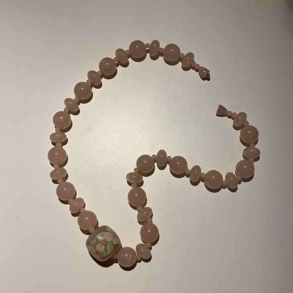 VINTAGE | 80’s Pink Floral Necklace - Picture 3 of 7